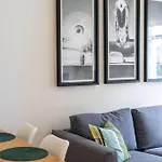 The Pearl Of Notting Hill