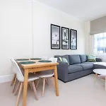 The Pearl Of Notting Hill
