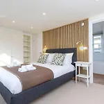 The Pearl Of Notting Hill
